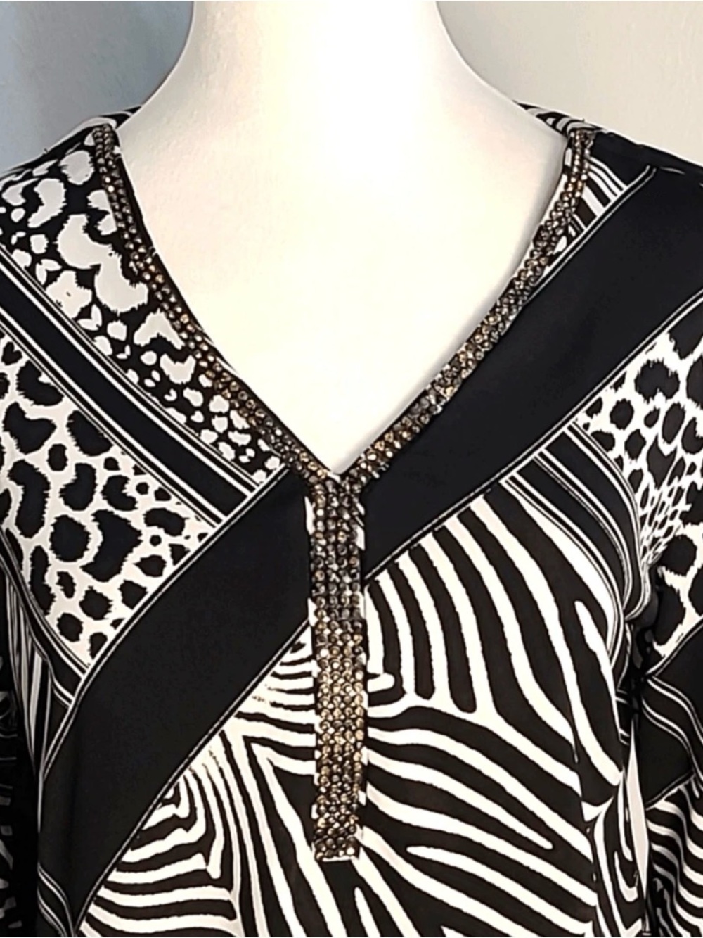 JM Collection Black & White Mixed Animal Print V-Neck Tunic with Beaded Trim - Picture 4 of 9